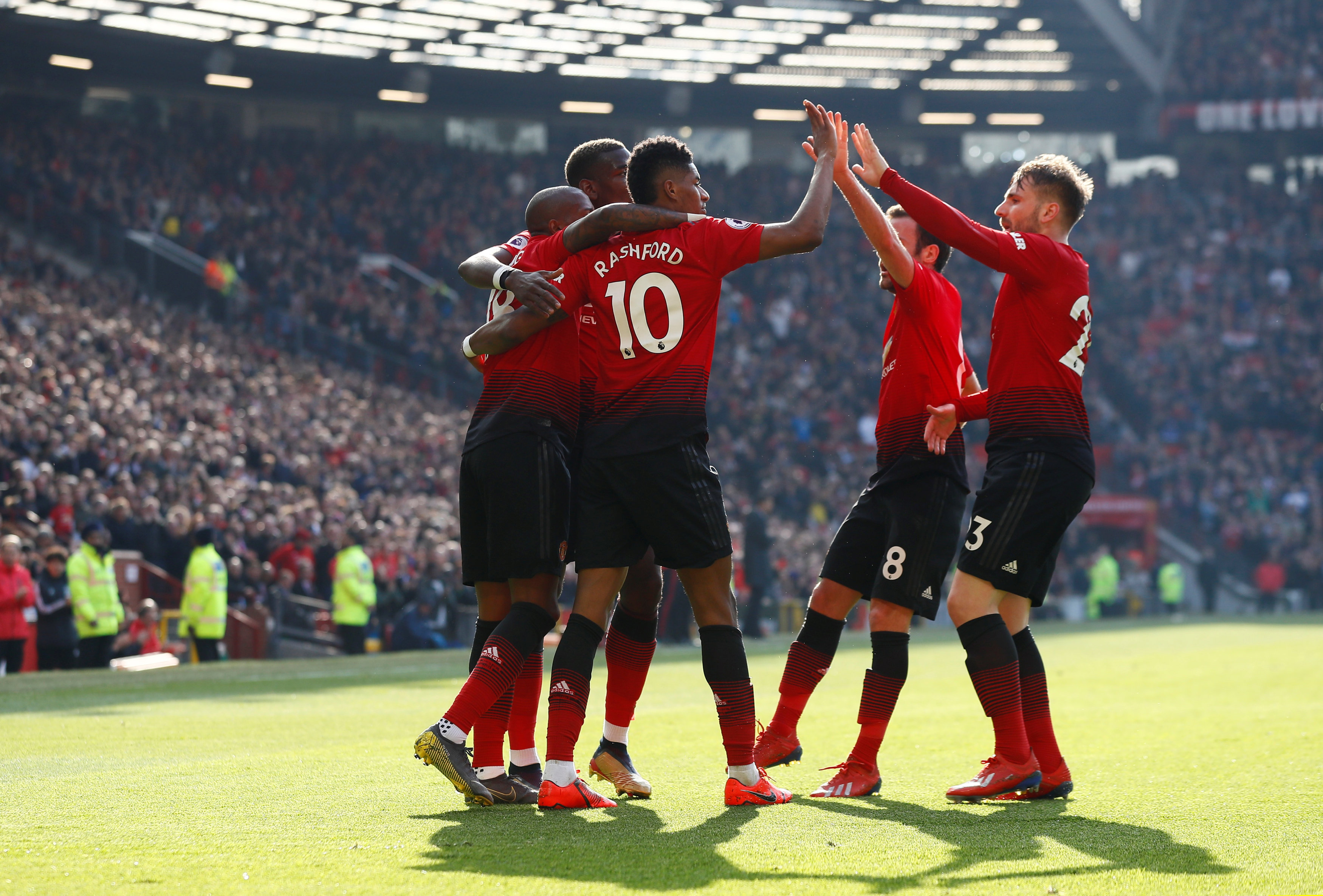 在一个充满 在一个充满